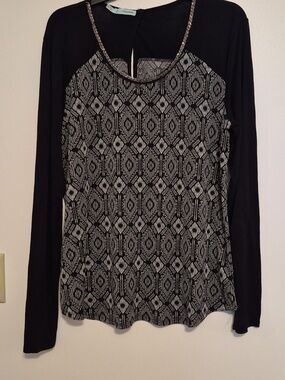 Maurices Black & Tan Long Sleeve Top With Beaded Neckline SZ XL